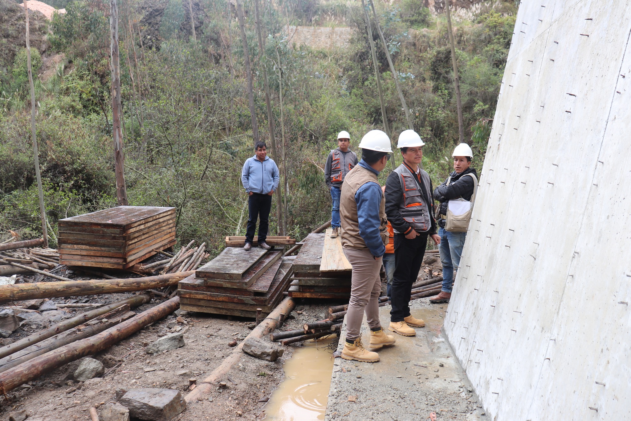 RENOVACIÓN DE PUENTE; EN EL (LA) PUENTE RAYO, DEL CAMINO VECINAL EMP. AN-585 (PAROBAMBA) EN LA LOCALIDAD
